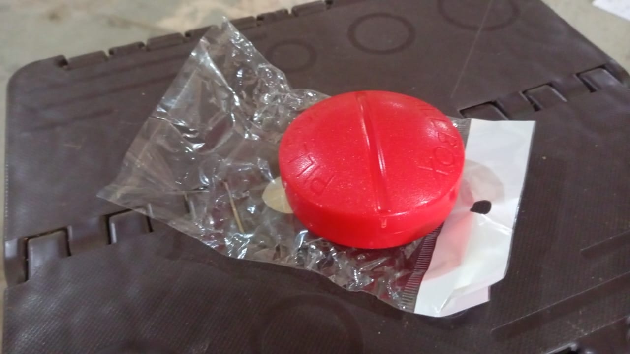 Portable Round Shape 4 Compartments Pill Box (1 Pc) Portable Round Shape 4 Compartments Pill Box (1 Pc)